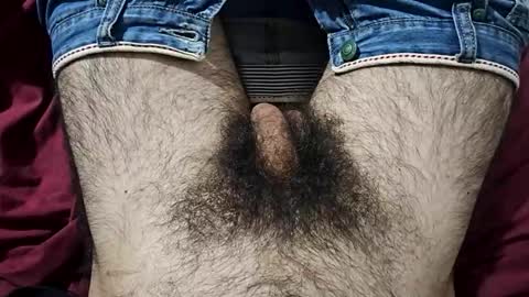 Snapshot of bomvemcam chatting on April 23, 7:52 am Im Bom - Tip if You Liked my Hairy Body - Private Show is Open - Read more about me in the bio below online show from April 23, 7:52 am