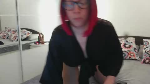 Snapshot of bonbonsitos_69 chatting on February 24, 7:12 pm Lucy online show from February 24, 7:12 pm