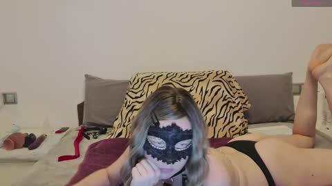 Snapshot of bonbonsitos_69 chatting on April 30, 9:26 am Lucy online show from April 30, 9:26 am