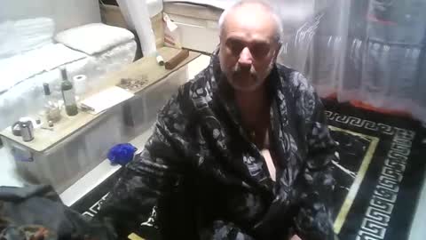 Snapshot of bondgally chatting on November 1, 6:04 am bondgally online show from November 1, 6:04 am