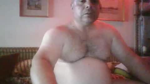 Snapshot of bondsuckslut chatting on May 9, 9:09 pm borntosuck online show from May 9, 9:09 pm
