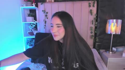 bonnali_lune online show from February 9, 8:24 pm