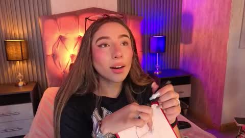 bonnali_lune online show from February 21, 8:32 pm