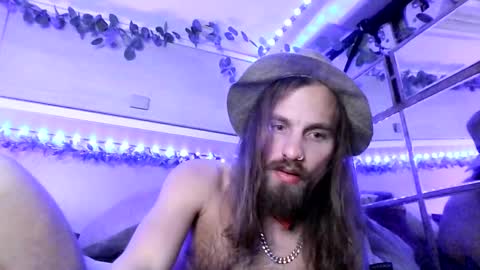 Bonnie and Clyde online show from November 19, 8:42 pm