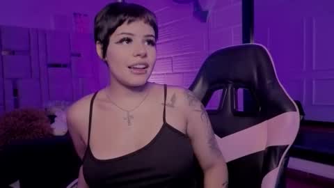 Snapshot of bonnie_anderson chatting on April 24, 8:00 pm Bonnie Anderson online show from April 24, 8:00 pm