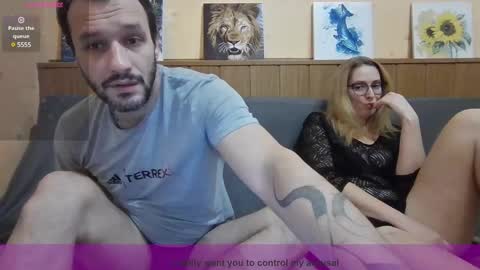 Snapshot of bonnie_fuck_clyde chatting on December 1, 7:58 pm Bonnie Fuck Clydes online show from December 1, 7:58 pm