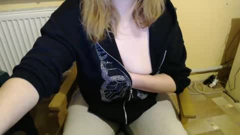 Snapshot of bonnie_fuck_clyde chatting on January 15, 7:48 am Bonnie Fuck Clydes online show from January 15, 7:48 am