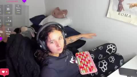 Snapshot of bonnie_moon_ chatting on April 25, 6:05 pm Bonnie Help me reach 500 likes online show from April 25, 6:05 pm