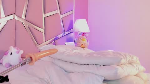 Snapshot of bonniepark_ chatting on January 3, 9:15 pm Bonnie online show from January 3, 9:15 pm