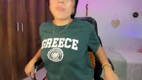 Snapshot of bonny_greylm chatting on January 19, 1:53 am sofia online show from January 19, 1:53 am