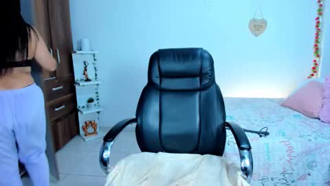 Snapshot of bonny_greylm chatting on February 13, 12:39 am sofia online show from February 13, 12:39 am