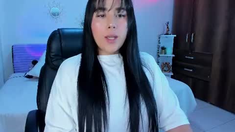 Snapshot of bonny_greylm chatting on June 19, 2:38 am sofia online show from June 19, 2:38 am