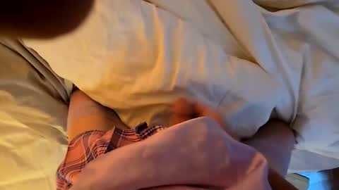 Snapshot of bono0155 chatting on February 11, 9:14 pm silky sissy sarah online show from February 11, 9:14 pm