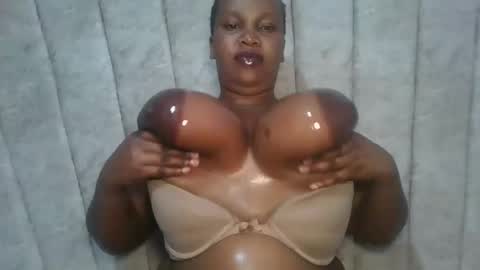 Snapshot of boobberry01 chatting on May 9, 10:04 pm Berry online show from May 9, 10:04 pm