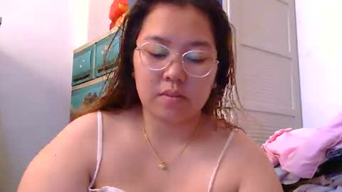 Snapshot of boobsiemarie chatting on April 26, 10:07 pm MommyMarie-Singlemom of 2. online show from April 26, 10:07 pm