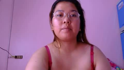 Snapshot of boobsiemarie chatting on May 1, 1:54 am MommyMarie-Singlemom of 2. online show from May 1, 1:54 am