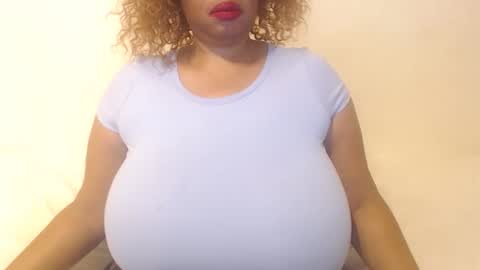 boobyqueen online show from December 18, 4:29 am