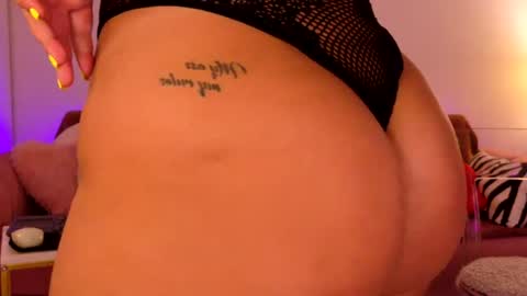 Snapshot of bootyliciousbunny chatting on July 19, 9:29 pm bootyliciousbunny online show from July 19, 9:29 pm
