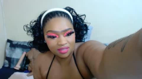 Snapshot of bootyshakerxxxx chatting on July 24, 4:10 am bootyshakerxxxx online show from July 24, 4:10 am