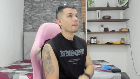 booyhott_ online show from February 14, 6:59 pm