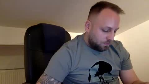 hugo online show from April 15, 7:58 pm