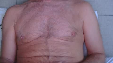 Snapshot of born2run chatting on February 12, 8:16 am born2run online show from February 12, 8:16 am