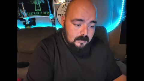 Snapshot of bossdeuce420 chatting on April 18, 2:37 am bossdeuce420 online show from April 18, 2:37 am