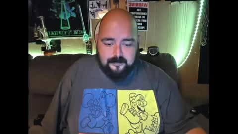 Snapshot of bossdeuce420 chatting on April 20, 4:15 am bossdeuce420 online show from April 20, 4:15 am