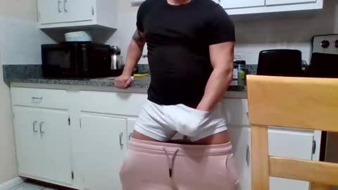 Snapshot of bosslife505050 chatting on February 8, 11:45 pm The Italian Boss online show from February 8, 11:45 pm