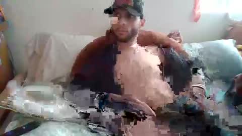 Latinoboi805 online show from February 19, 7:27 pm