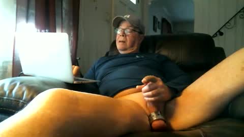 Snapshot of bottomjacki chatting on April 27, 11:52 am Jackie online show from April 27, 11:52 am