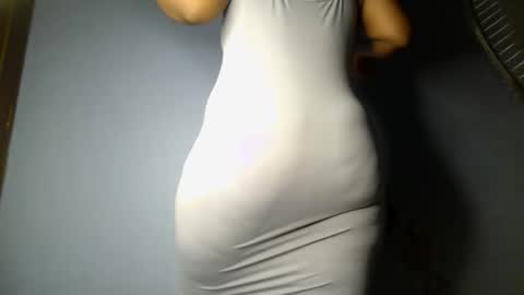 Snapshot of botty_queen chatting on April 29, 6:58 pm botty_queen online show from April 29, 6:58 pm