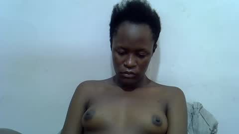 Snapshot of bouncy_vee chatting on June 5, 11:27 am bouncy_vee online show from June 5, 11:27 am