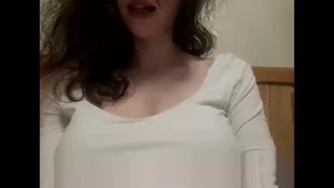 Snapshot of bouncyqueenmajesty chatting on June 1, 7:15 pm Bouncy Queen Majesty online show from June 1, 7:15 pm