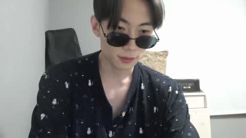 boxman556990 online show from December 4, 6:28 pm