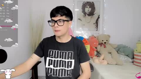 Snapshot of boy_andy__ chatting on February 1, 7:02 pm Aaron online show from February 1, 7:02 pm