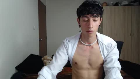 Boy Astro online show from February 19, 3:06 am