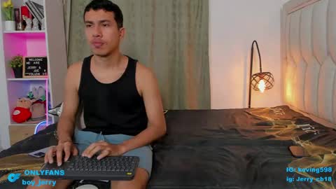 Snapshot of boy_jerry chatting on May 26, 7:15 am boy_jerry online show from May 26, 7:15 am