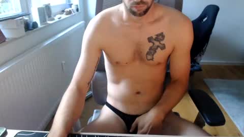 Snapshot of boy_t0y89 chatting on July 3, 5:47 am boy_t0y89 online show from July 3, 5:47 am