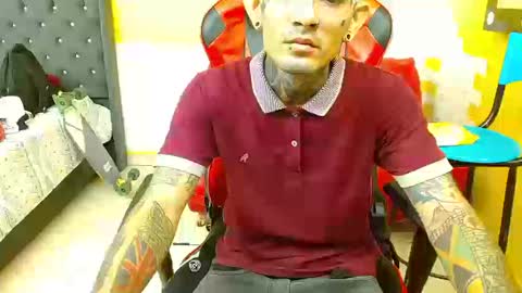 Snapshot of boy_tatto777 chatting on September 19, 1:12 pm boy_tatto777 online show from September 19, 1:12 pm
