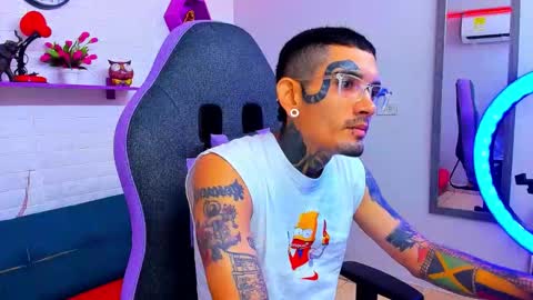 Snapshot of boy_tatto777 chatting on September 23, 1:36 pm boy_tatto777 online show from September 23, 1:36 pm