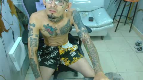 Snapshot of boy_tatto777 chatting on April 28, 2:00 pm boy_tatto777 online show from April 28, 2:00 pm