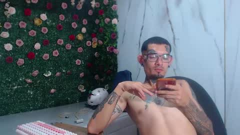 Snapshot of boy_tatto777 chatting on April 29, 4:44 pm boy_tatto777 online show from April 29, 4:44 pm