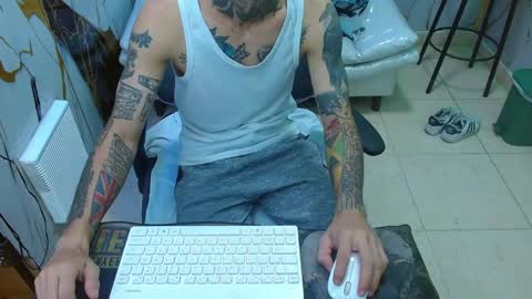 Snapshot of boy_tatto777 chatting on May 6, 1:05 pm boy_tatto777 online show from May 6, 1:05 pm