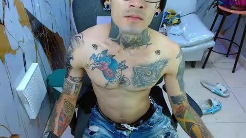 Snapshot of boy_tatto777 chatting on June 5, 11:49 am boy_tatto777 online show from June 5, 11:49 am