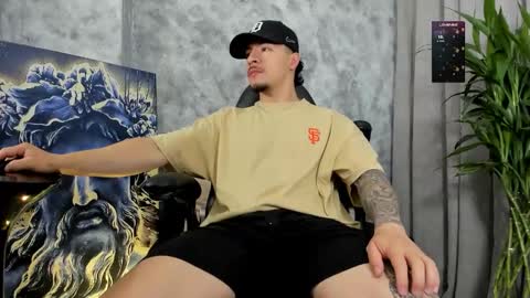 boyc02_ online show from November 9, 1:09 pm