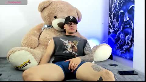 boyc02_ online show from January 14, 2:17 am