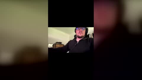 Snapshot of boycartii chatting on April 25, 11:35 am boycartii online show from April 25, 11:35 am