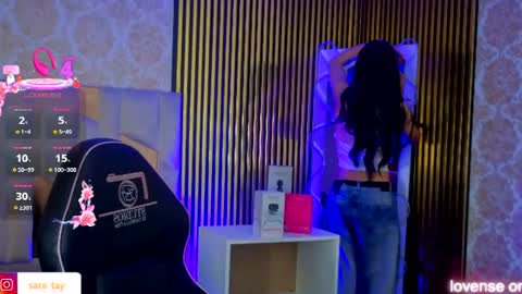 Snapshot of boyfox_tay chatting on June 9, 4:02 am boyfox_tay online show from June 9, 4:02 am