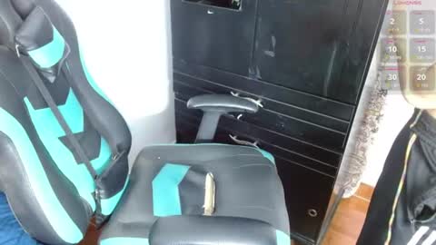 Snapshot of boyg_hots chatting on July 13, 7:38 pm boyg_hots online show from July 13, 7:38 pm